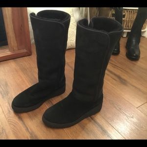 UGG Aimee tall Black boots 5.5 fit, size 6.5 tag. Cute narrow. Wedge sole